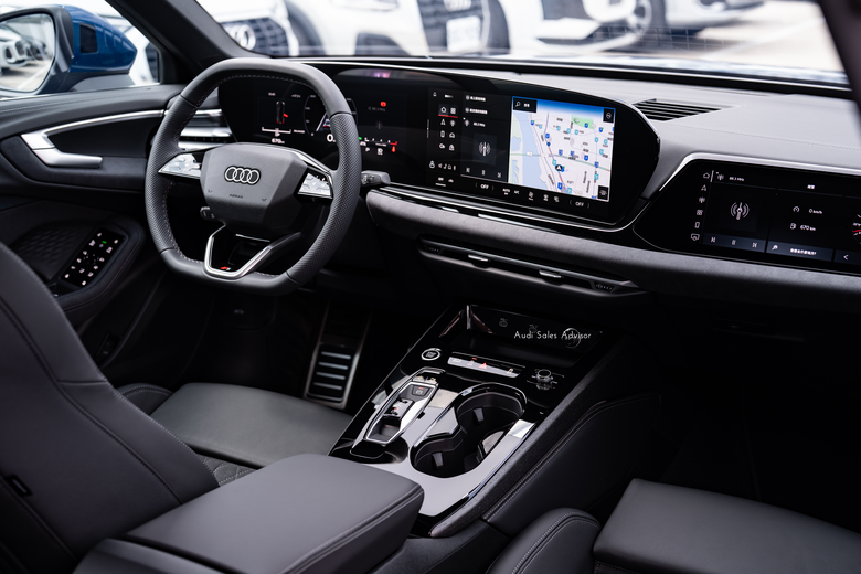 交車分享｜Audi A5 Sedan TFSI 110kW S line｜金屬星夜藍・Ascari Blue Metallic・9W