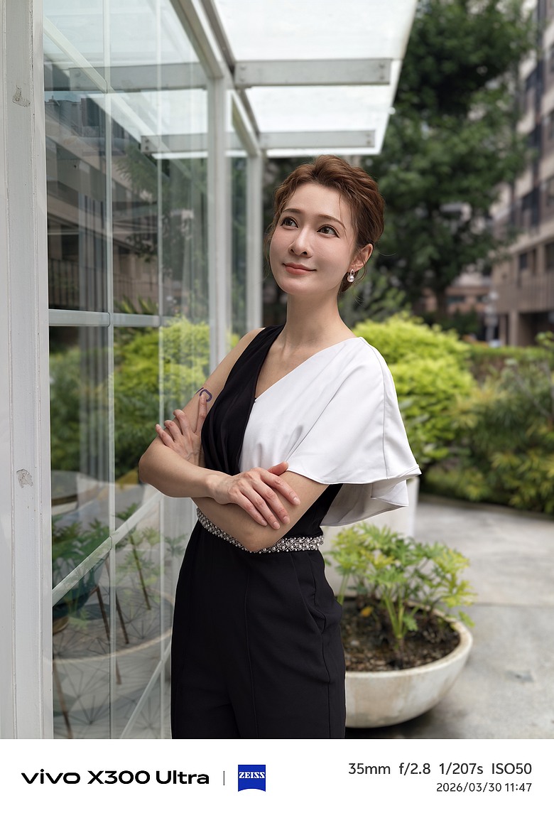 點我看大圖 vivo X300 Ultra 正式發表|雙增距鏡加持、光學 400mm 報到!