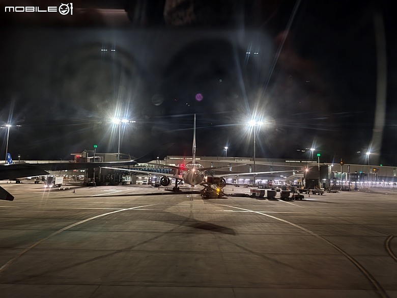 中華航空 CI057 桃園&rArr;墨爾本、CI054 布里斯本&rArr;桃園、澳洲國內線 維珍航空 VA827 墨爾本&rArr;雪梨、VA511 雪梨&rArr;黃金海岸，以及東澳四城之四座機場 — 2026東澳洲四大城巡遊之航空行程段