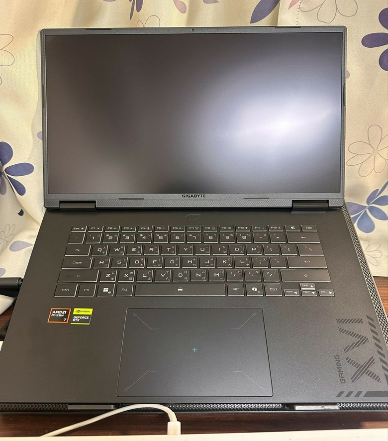 5060筆電GIGABYTE A16開箱 四萬價位的優質選擇