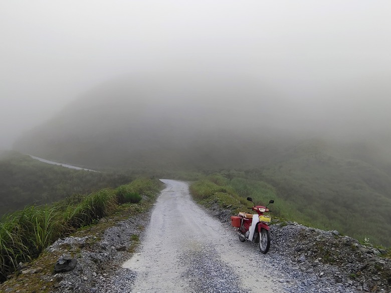 背著書包去越野--白米甕林道台泥大白山礦路