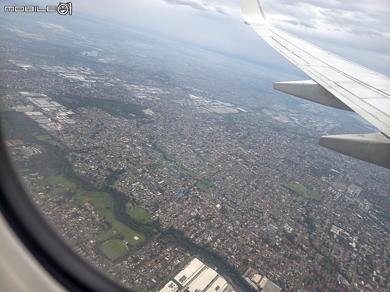 中華航空 CI057 桃園&rArr;墨爾本、CI054 布里斯本&rArr;桃園、澳洲國內線 維珍航空 VA827 墨爾本&rArr;雪梨、VA511 雪梨&rArr;黃金海岸，以及東澳四城之四座機場 — 2026東澳洲四大城巡遊之航空行程段