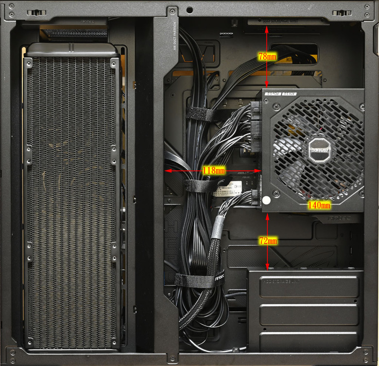 點我看大圖 Antec CONSTELLATION C8 CURVE WOOD機殼開箱