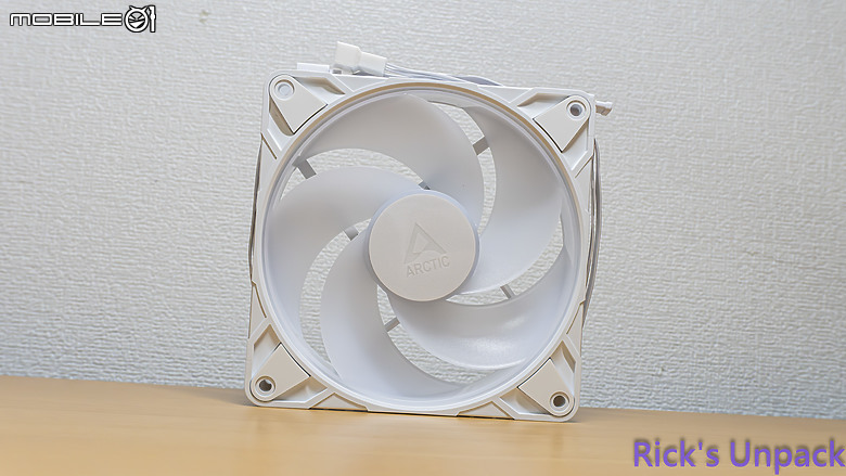 點我看大圖 【開箱】ARCTIC首款反向風扇 | ARCTIC P12 PRO Reverse ARGB WHITE ft. ATCTIC MX-7