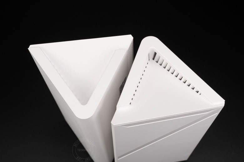 MSI Roamii BE Pro 三頻 Mesh 路由器開箱評測 | 解鎖 WiFi 7 終極網速、打造全屋無死角極速飆網
