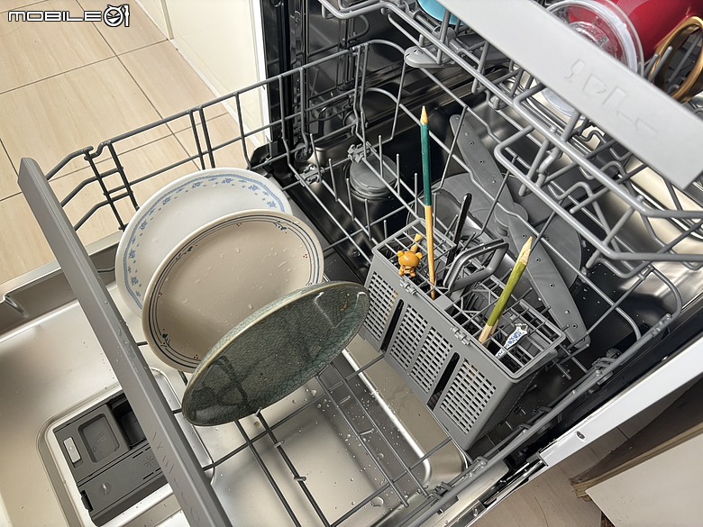 【體驗】 這不是洗碗機,是時間鍊金術!Panasonic 15人份獨嵌式洗碗機 NP-DFB2K6-1H,買回無價的下班時光