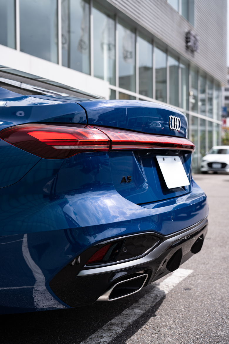 交車分享｜Audi A5 Sedan TFSI 110kW S line｜金屬星夜藍・Ascari Blue Metallic・9W