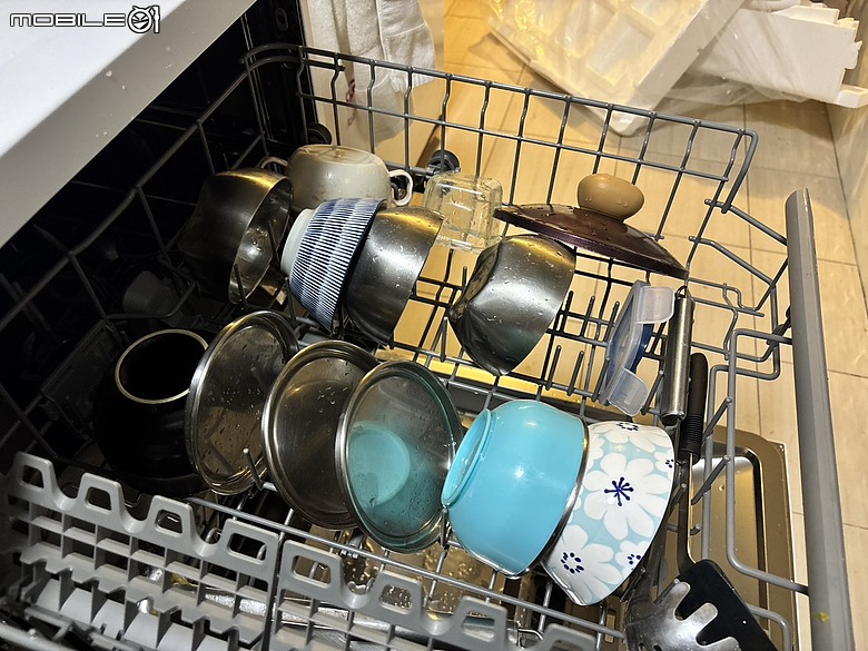 【體驗】 這不是洗碗機,是時間鍊金術!Panasonic 15人份獨嵌式洗碗機 NP-DFB2K6-1H,買回無價的下班時光
