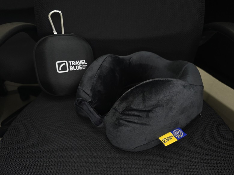 攜納帶著走『 Travel Blue藍旅 寧靜頸枕同色套組 』新色套組頸枕+收納盒新上市!!