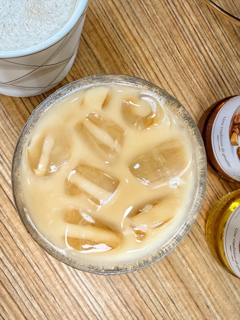 不只有手工甜點蛋糕、點心，還有天然發酵麵包與咖啡，從早餐到下午茶都可以品嚐到