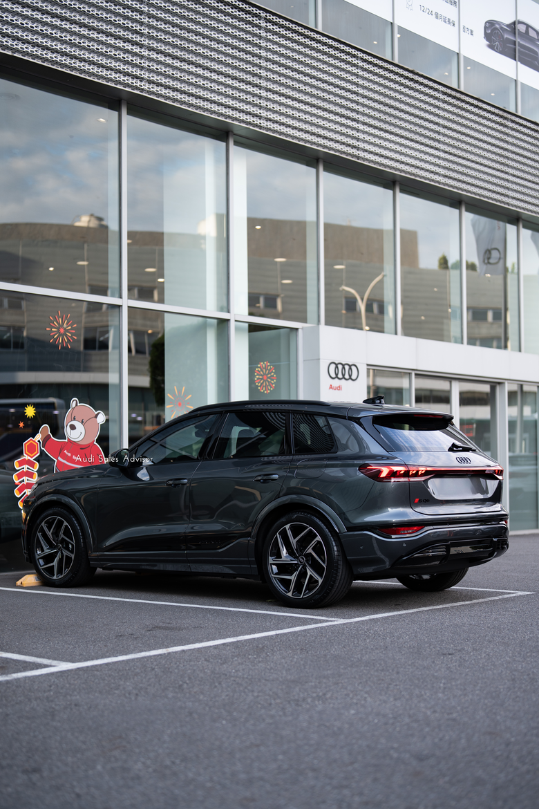 Audi SQ6 e-tron|珍珠鋼鐵灰・Daytona Grey・6Y|交車分享