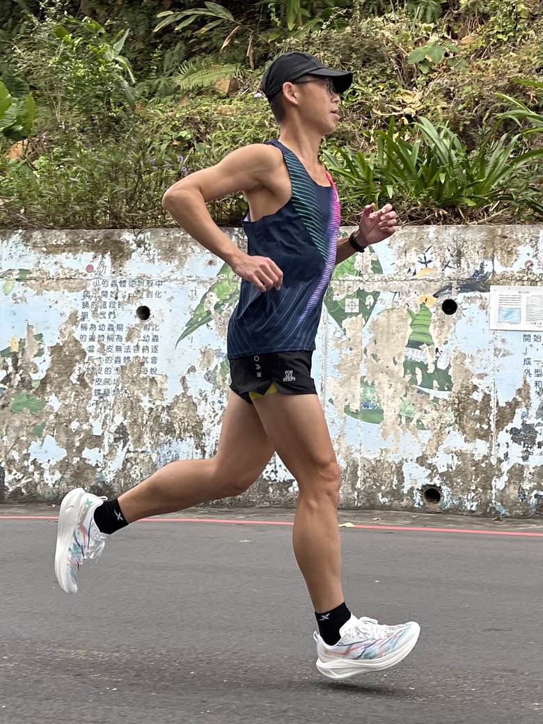 《跑鞋開箱》特步xtep「一體成型 5.0」：前驅提速，全面提升的滾動效率！