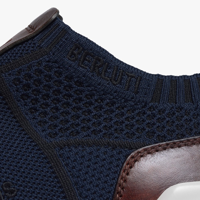 點我看大圖 針織鞋:Berluti Shadow Sneaker vs. Brunello Cucinelli Knit Runner