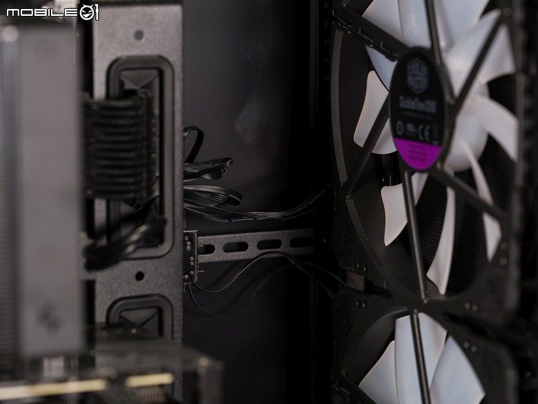 創意不設限！酷碼 MasterFrame 500 Mesh 模組化機殼