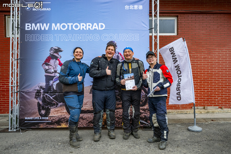 點我看大圖 BMW Motorrad 越野駕駛訓練課程全記錄,國際教官手把手帶你解任務!