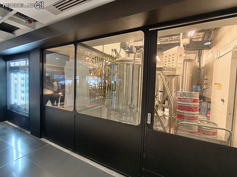 中華航空 CI057 桃園&rArr;墨爾本、CI054 布里斯本&rArr;桃園、澳洲國內線 維珍航空 VA827 墨爾本&rArr;雪梨、VA511 雪梨&rArr;黃金海岸，以及東澳四城之四座機場 — 2026東澳洲四大城巡遊之航空行程段