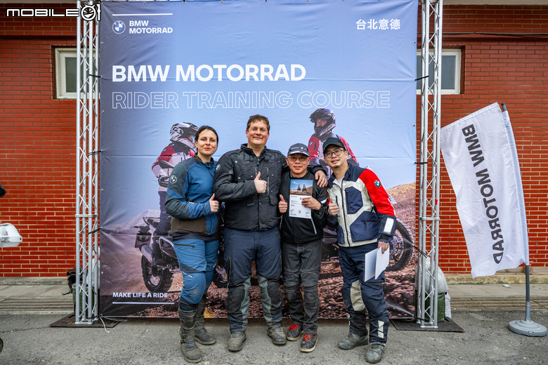 點我看大圖 BMW Motorrad 越野駕駛訓練課程全記錄,國際教官手把手帶你解任務!