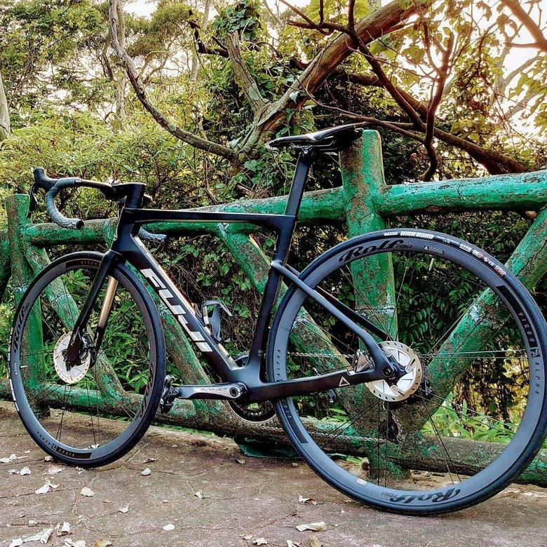 記錄自己的50歲生日禮物: Giant TCR Advance Pro 0 & Vision Metro 45 RS