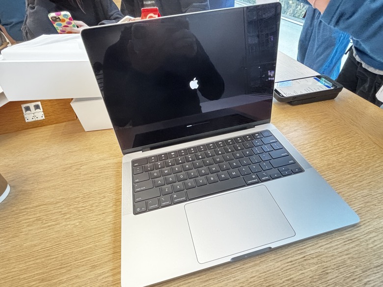 點我看大圖 2026 港版 14" MacBook Pro M5 微開箱