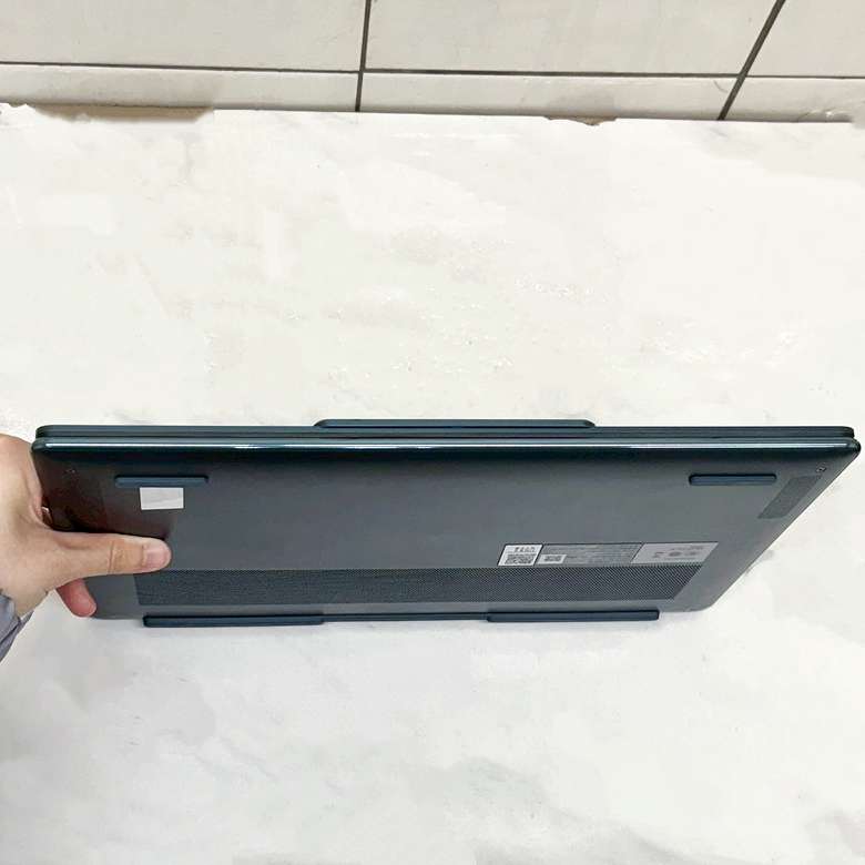 開箱&分享 Lenovo 聯想 2025「Yoga Air X AI元啟版 」輕薄筆電🖥️(全實拍及開箱影片)