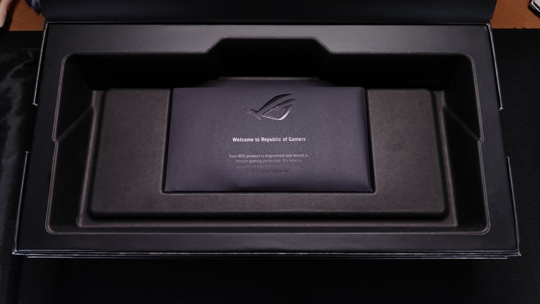 ROG 夜魔 Azoth Extreme Special Edition 銀色特別版 開箱
