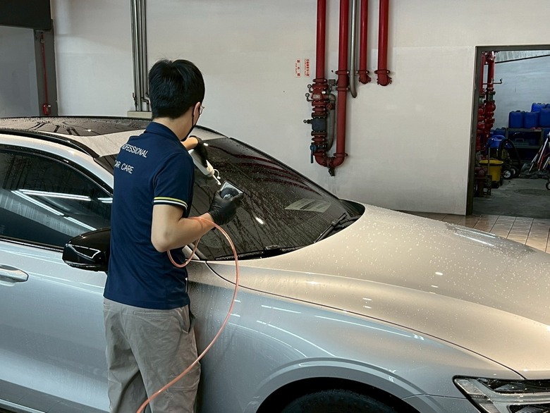 V60年後回廠保養、洗車&玻璃鍍膜完整心得分享