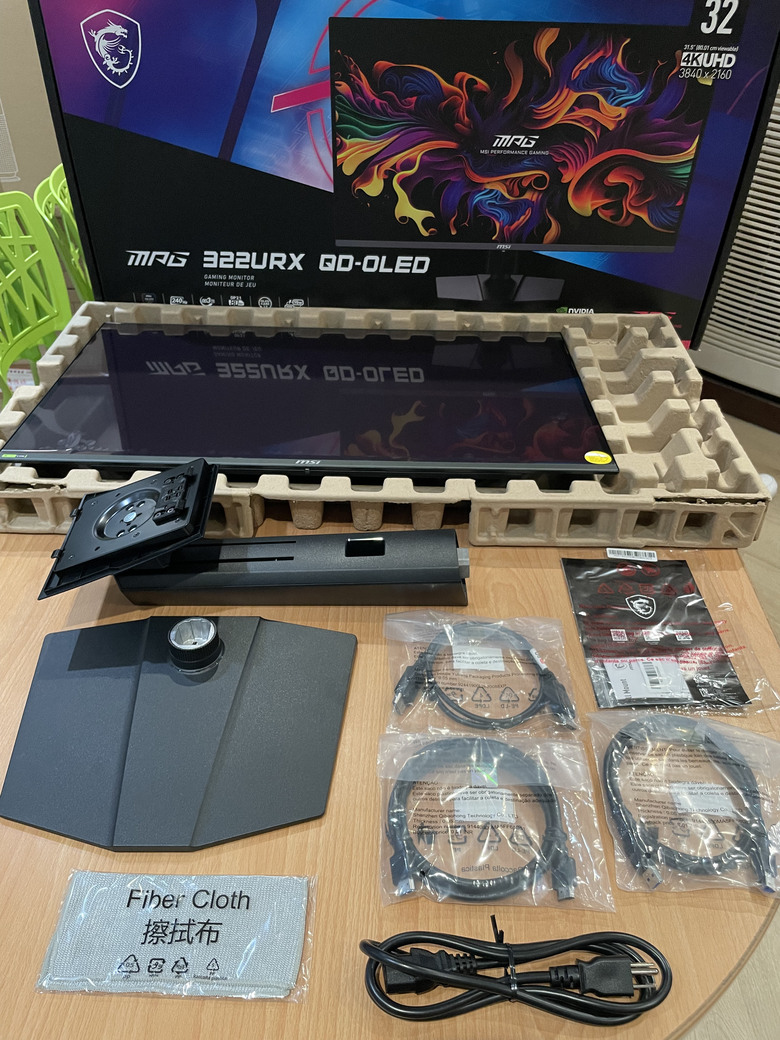 這才叫旗艦畫質的天花板！MSI MPG 322URX QD-OLED 實測開箱 4K 240Hz + QD-OLED畫面細緻到讓人欲罷不能