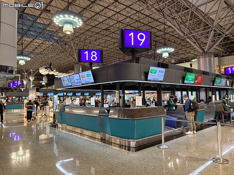 中華航空 CI057 桃園&rArr;墨爾本、CI054 布里斯本&rArr;桃園、澳洲國內線 維珍航空 VA827 墨爾本&rArr;雪梨、VA511 雪梨&rArr;黃金海岸，以及東澳四城之四座機場 — 2026東澳洲四大城巡遊之航空行程段
