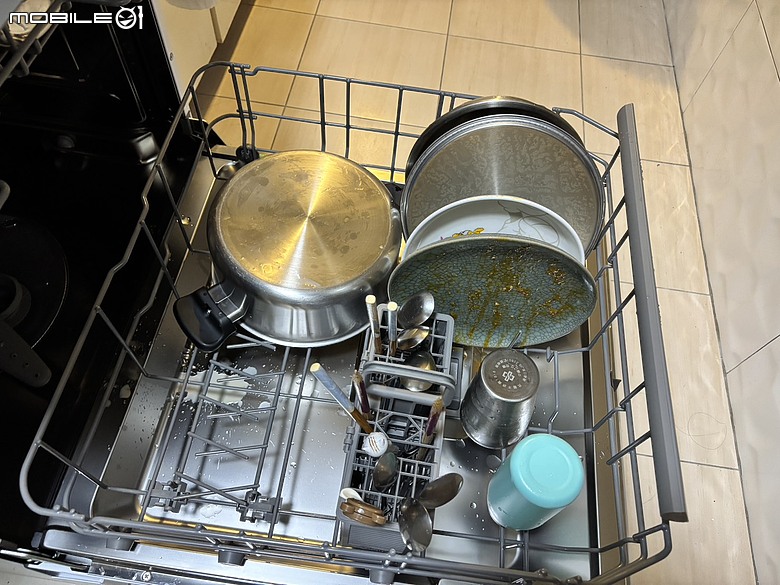 【體驗】 這不是洗碗機,是時間鍊金術!Panasonic 15人份獨嵌式洗碗機 NP-DFB2K6-1H,買回無價的下班時光