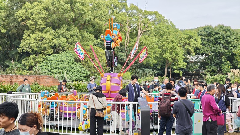 春節過後之走春 & 春酒行 - 桃園燈會 / 新東南海鮮餐廳 / 建國花市~