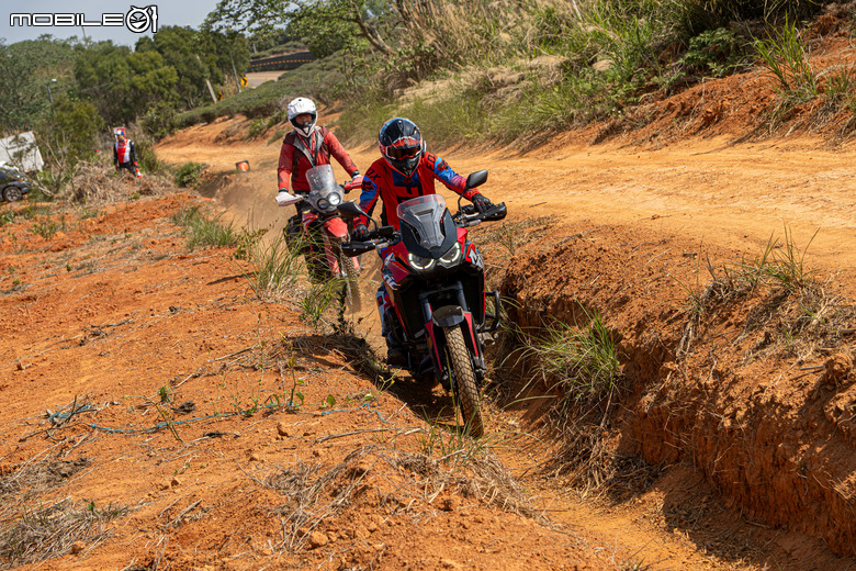 Honda Motorcycle 百位車主齊聚，硬漢英雄會看你有多硬，我在塔克越野場摔車翻了兩圈半！
