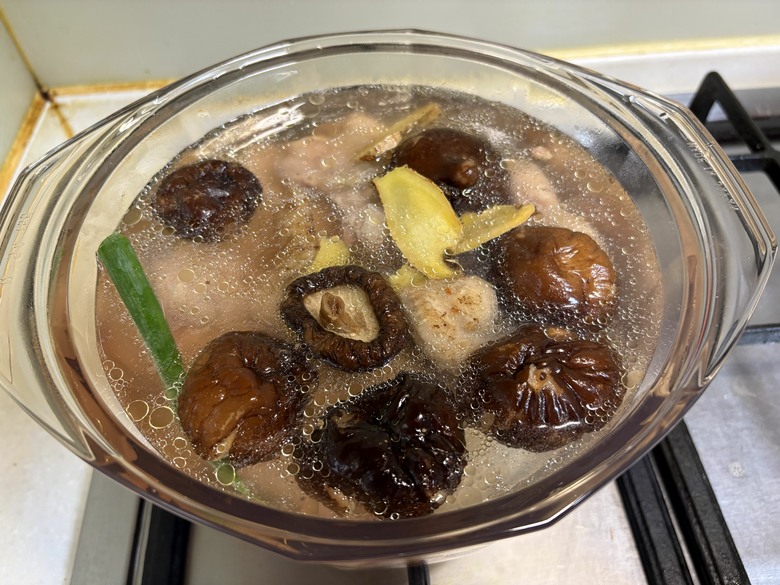 改良版香菇雞湯+雞油拌麵