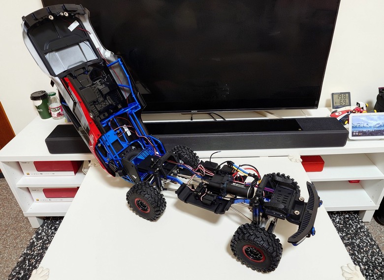 【開箱】MJX H8P Ford Bronco R 1/8 攀岩遙控車 簡易開箱