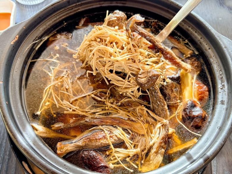 新社半日遊，米其林和必比登推薦火鍋，還有多樣功夫菜，親子採菇趣、寵物友善