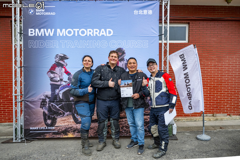 點我看大圖 BMW Motorrad 越野駕駛訓練課程全記錄,國際教官手把手帶你解任務!
