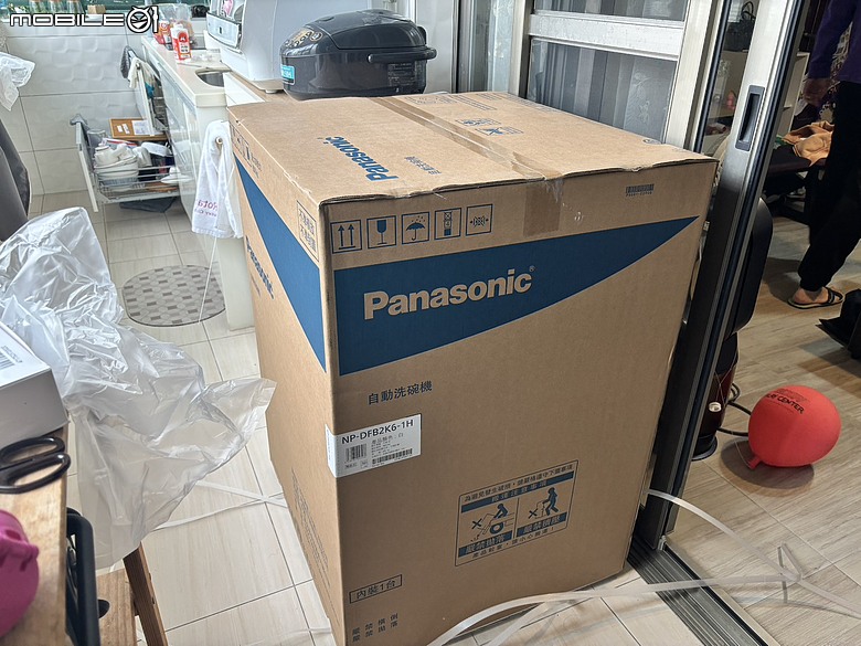 【體驗】 這不是洗碗機,是時間鍊金術!Panasonic 15人份獨嵌式洗碗機 NP-DFB2K6-1H,買回無價的下班時光