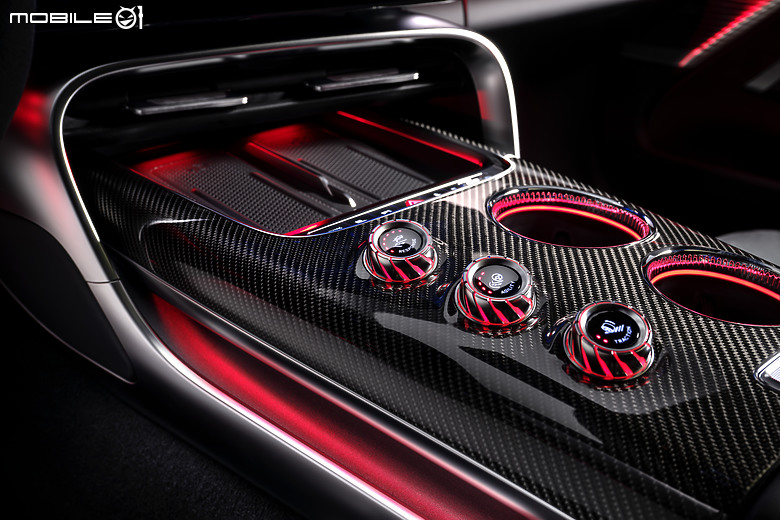 【海外新訊】先行預覽新一代性能電車的內在，賓士公開新一代M.AMG GT 4-Door Coupe內裝架構！