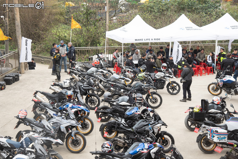 點我看大圖 BMW Motorrad 越野駕駛訓練課程全記錄,國際教官手把手帶你解任務!