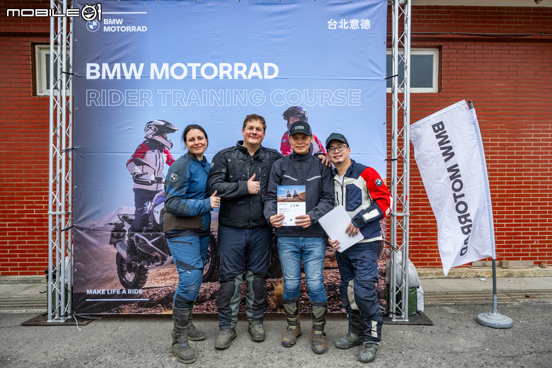 點我看大圖 BMW Motorrad 越野駕駛訓練課程全記錄,國際教官手把手帶你解任務!