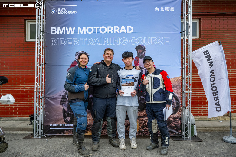 點我看大圖 BMW Motorrad 越野駕駛訓練課程全記錄,國際教官手把手帶你解任務!