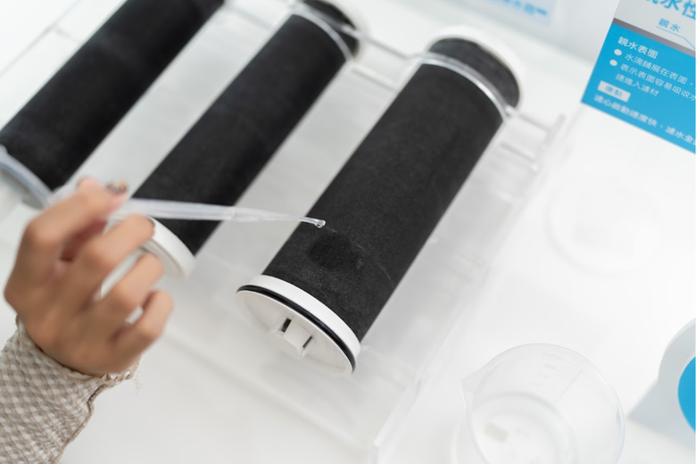 【開箱】eSpring 益之源淨水器 Pro，過濾效果 ＋ 濾心大拆解！家用淨水器推薦