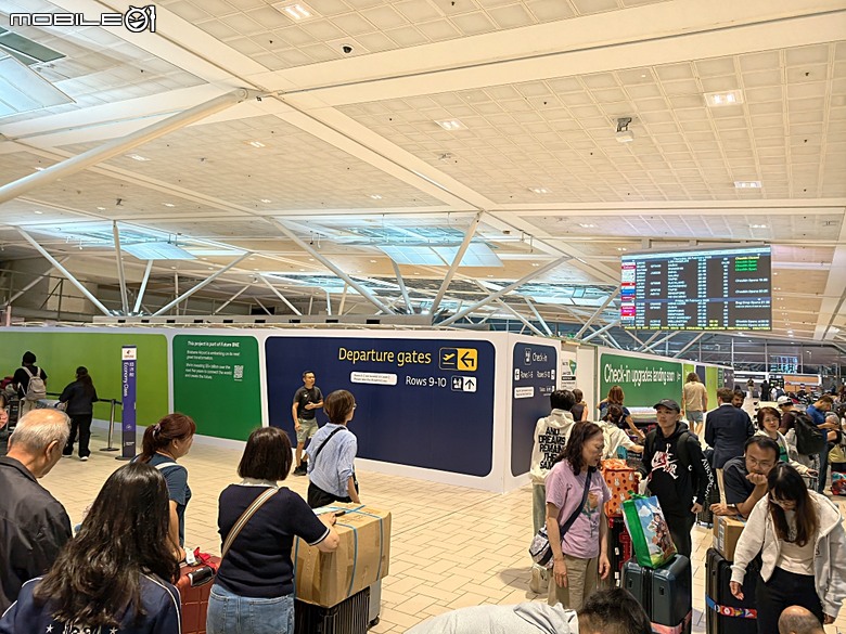 中華航空 CI057 桃園&rArr;墨爾本、CI054 布里斯本&rArr;桃園、澳洲國內線 維珍航空 VA827 墨爾本&rArr;雪梨、VA511 雪梨&rArr;黃金海岸，以及東澳四城之四座機場 — 2026東澳洲四大城巡遊之航空行程段