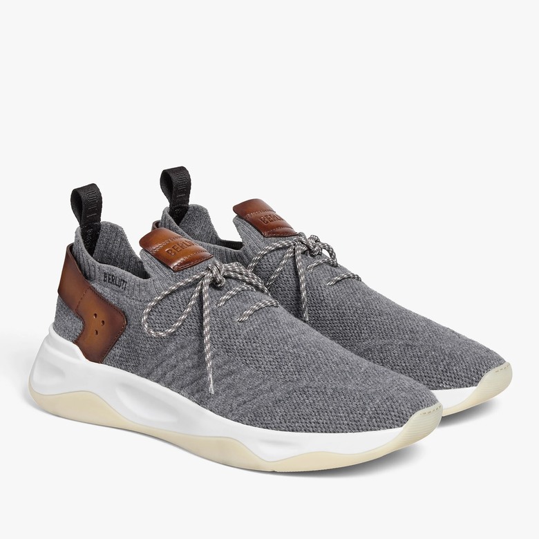 點我看大圖 針織鞋:Berluti Shadow Sneaker vs. Brunello Cucinelli Knit Runner