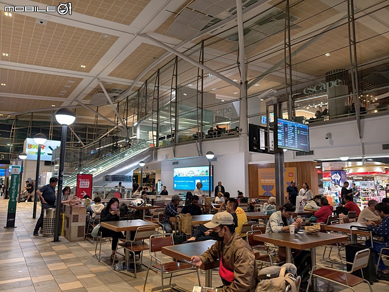 中華航空 CI057 桃園&rArr;墨爾本、CI054 布里斯本&rArr;桃園、澳洲國內線 維珍航空 VA827 墨爾本&rArr;雪梨、VA511 雪梨&rArr;黃金海岸，以及東澳四城之四座機場 — 2026東澳洲四大城巡遊之航空行程段