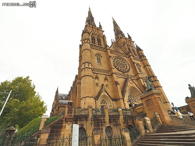 雪梨塔(Sydney Tower Eye) 、海德公園(Hyde Park)、雪梨聖母主教座堂(St Mary's Cathedral) 、維多利亞女王大廈(Queen Victoria Building)、雪梨市政廳(Sydney Town Hall)、聖安德烈座堂(St Andrew's Cathedral) — 2026東澳洲四大城巡遊之雪梨段 第3部