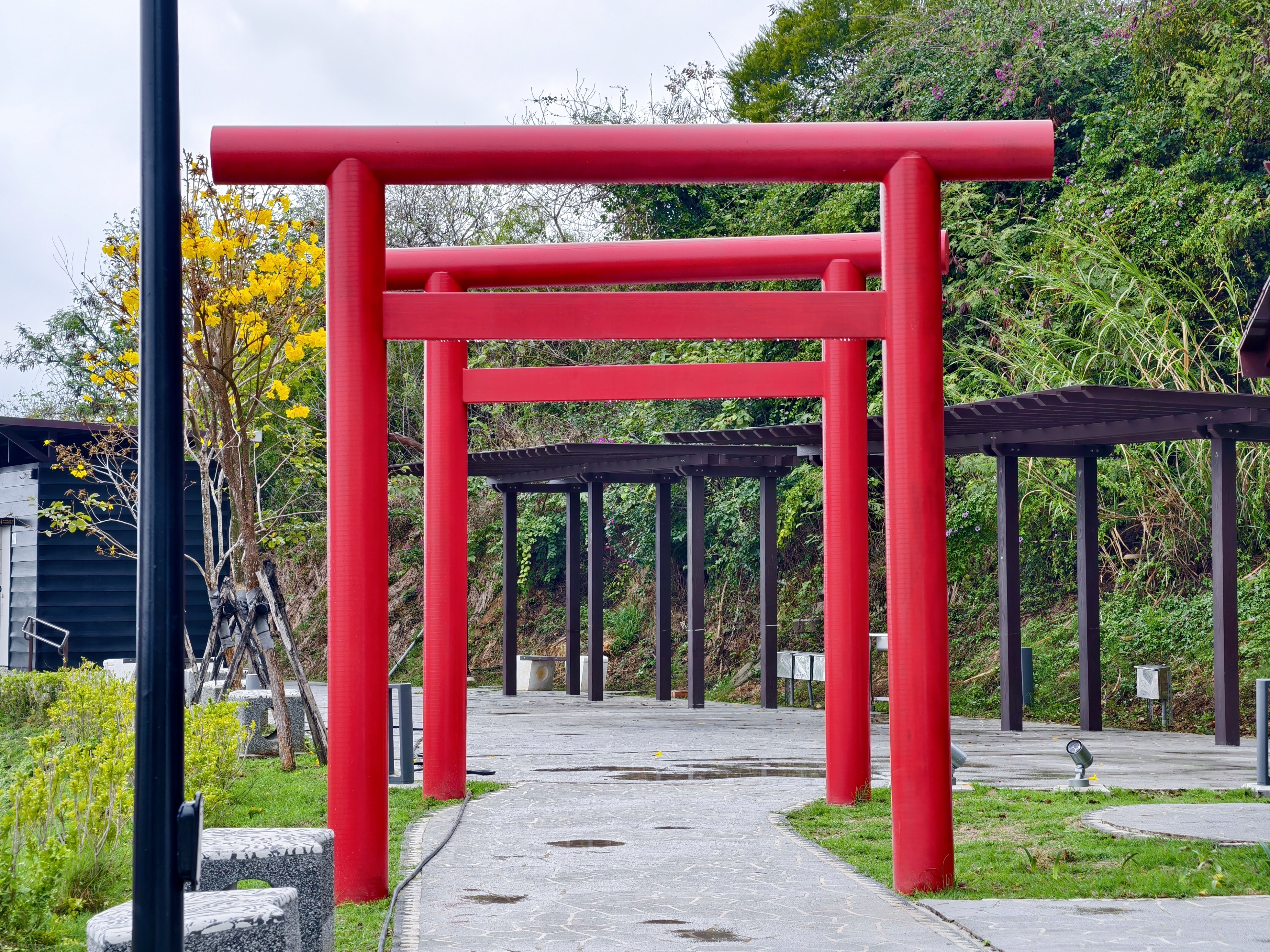 一點點日本味的通霄神社｜好好的約會，怎麼就變成雙人進香團了？