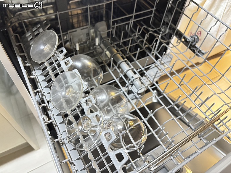【體驗】 這不是洗碗機,是時間鍊金術!Panasonic 15人份獨嵌式洗碗機 NP-DFB2K6-1H,買回無價的下班時光