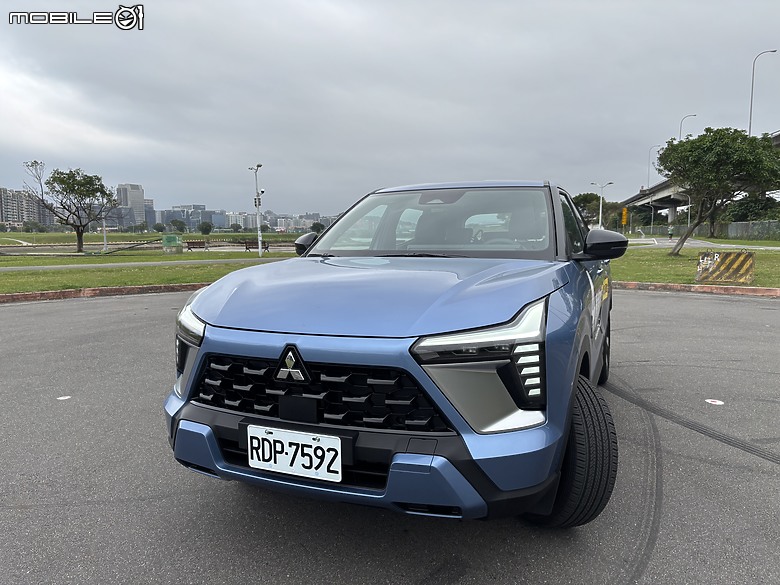 試駕 Mitsubishi XForce｜開著它一起看河濱公園的風景