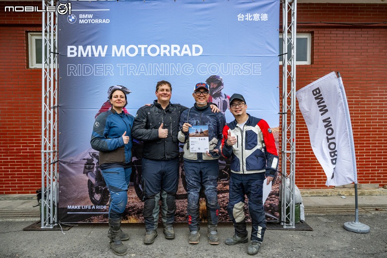 點我看大圖 BMW Motorrad 越野駕駛訓練課程全記錄,國際教官手把手帶你解任務!