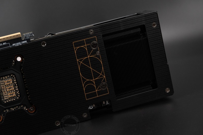ASUS ProArt GeForce RTX 5080 顯示卡開箱：2.5 槽輕巧體積、專為創作者而生，同場加映 PA602 機殼組裝實測
